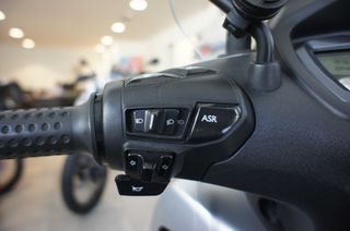 Piaggio Beverly 400 2021 PIAGGIO BEVERLY 400-thumb-11