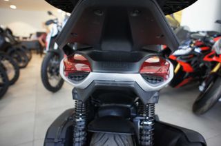 Piaggio Beverly 400 2021 PIAGGIO BEVERLY 400-thumb-21