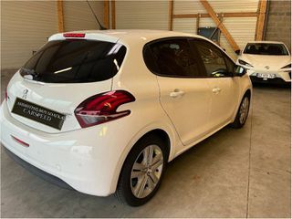 Peugeot 208 2019-thumb-1
