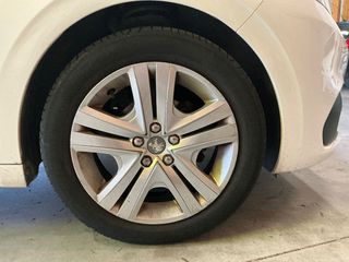 Peugeot 208 2019-thumb-5