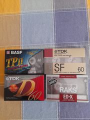 4 σφραγισμενες κασσετες (2 χρωμιου & 2 normal)