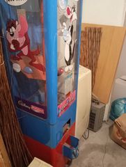 Αυτόματος πωλητής με κουκλάκια looney tunes