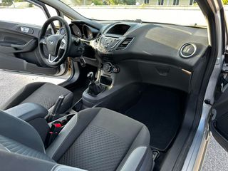 Ford Fiesta 2016-thumb-9