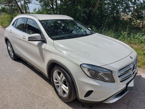 Mercedes-Benz GLA 180 2015