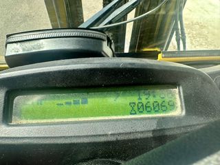 Hyster 2007 2 t DIESEL TRIPLEX-thumb-4