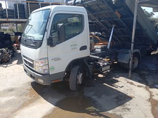Ανατροπή Mitsubishi 2010 fuso-thumb-2
