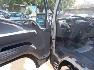 Ανατροπή Mitsubishi 2010 fuso-thumb-4