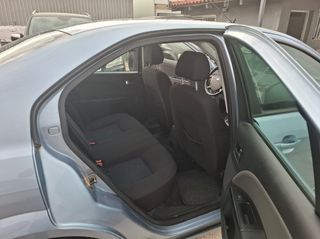 Ford Mondeo 2006 1.8 GHIA FULL EXTRA-thumb-24