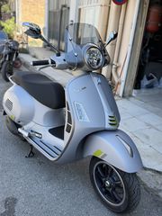 Piaggio Vespa GTS 300 2023 super tech