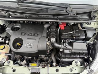 Toyota Yaris 2013-thumb-1