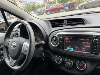 Toyota Yaris 2013-thumb-14