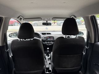 Toyota Yaris 2013-thumb-16