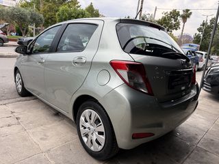 Toyota Yaris 2013-thumb-17