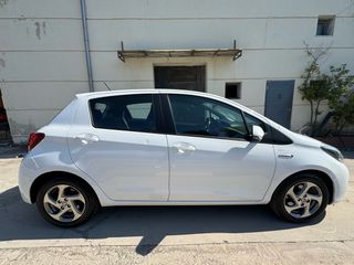 Toyota Yaris 2016 1.5 HYBRID ACTIVE Plus automatic,NAVI,CAMERA-thumb-4
