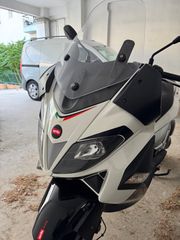 Aprilia SR MAX 300 2012