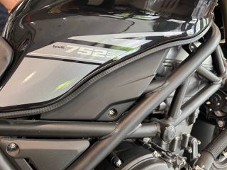 Benelli 752 S 2021-thumb-2