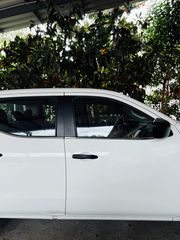 Nissan 2018 Nissan Navara 18’-thumb-2