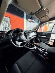 Nissan 2018 Nissan Navara 18’-thumb-5