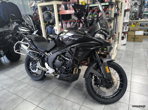 CFmoto 700 MT 2025