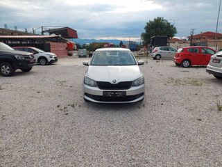 Skoda Fabia 2015-thumb-2