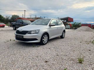 Skoda Fabia 2015-thumb-5