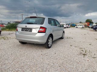 Skoda Fabia 2015-thumb-18