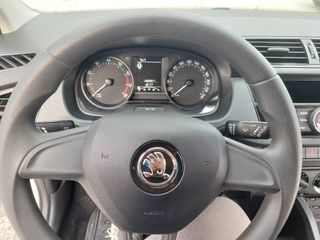 Skoda Fabia 2015-thumb-21