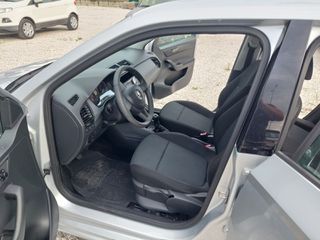 Skoda Fabia 2015-thumb-23