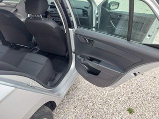 Skoda Fabia 2015-thumb-27