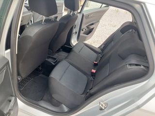 Skoda Fabia 2015-thumb-32