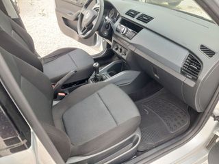 Skoda Fabia 2015-thumb-34