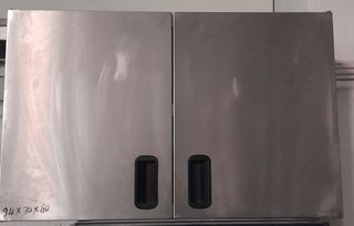 Ποτηριέρα πιατωθηκη επιτυχία με διαστάσεις 94χ30χ60 με 1 ράφι ρυθμιζόμενο και 2 πόρτες  ανιγόμενες.