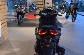Yamaha XMAX 300 2026-thumb-4