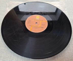 Creedence Clearwater Revival Featuring John Fogerty – Chronicle - The 20 Greatest Hits  LP