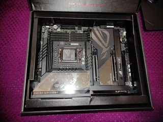 ASUS Z790 MAXIMUS HERO-thumb-3