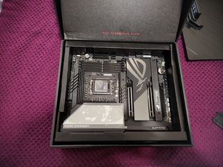 ASUS Z790 MAXIMUS HERO-thumb-5