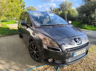 Peugeot 5008 2011
