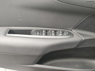 Citroen C4 2018-thumb-8
