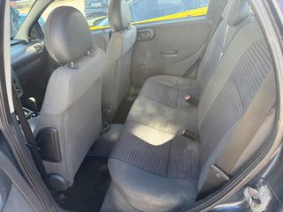 Opel Corsa 2002-thumb-12
