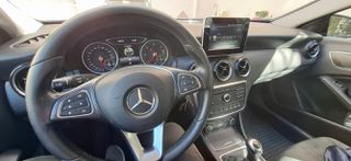 Mercedes-Benz A 160 2017-thumb-3