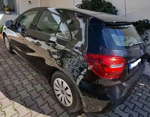 Mercedes-Benz A 160 2017-thumb-10