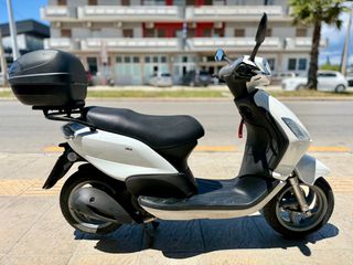 Piaggio FLY 150 4T 2010-thumb-6