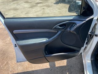 FORD FOCUS MK1 SEDAN-thumb-1