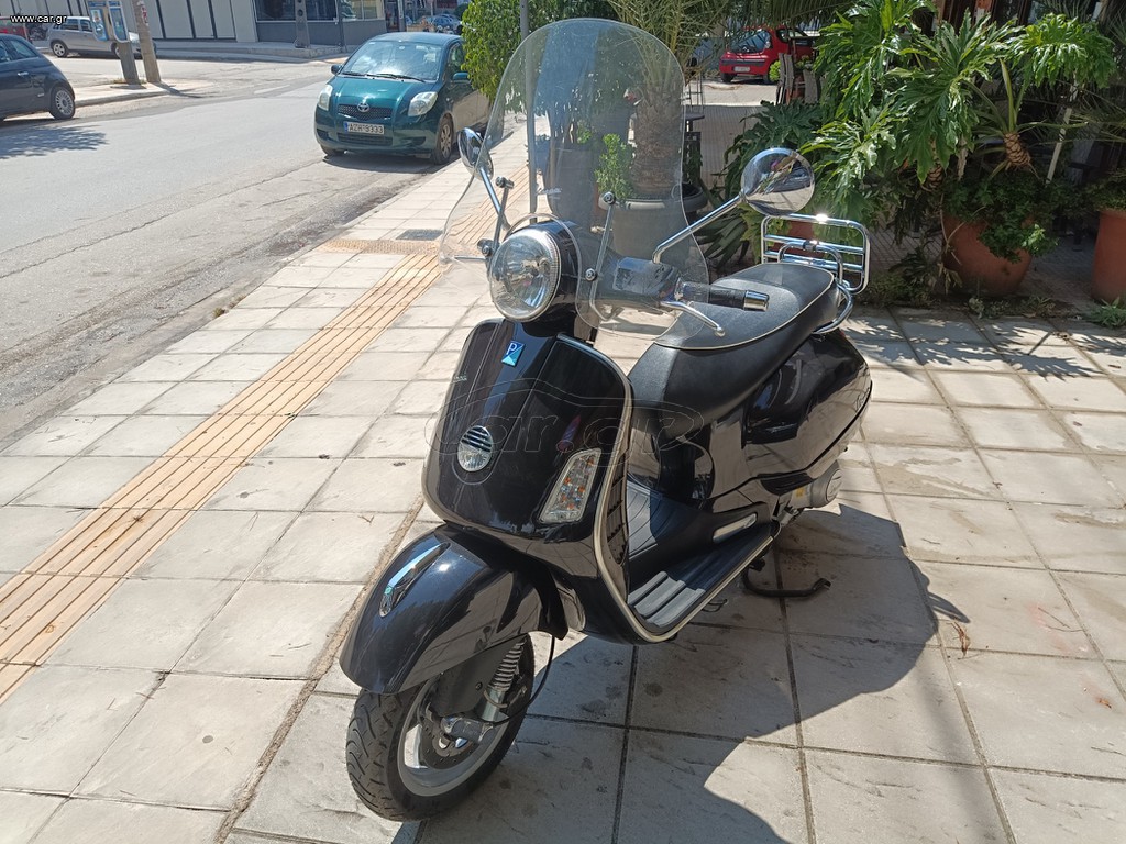 Vespa GTS 300 2013
