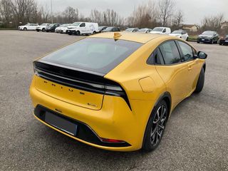 Toyota Prius 2023 LOUNGE-thumb-2