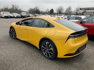 Toyota Prius 2023 LOUNGE-thumb-3