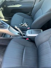 Toyota Auris 2009 Start-Stop-thumb-5