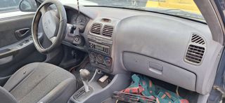 Hyundai Accent '00 Sedan-thumb-5