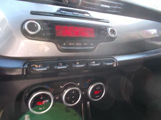 Alfa Romeo Giulietta 2012 DISTINCTIVE-thumb-5