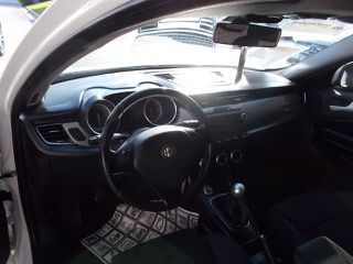 Alfa Romeo Giulietta 2012 DISTINCTIVE-thumb-7
